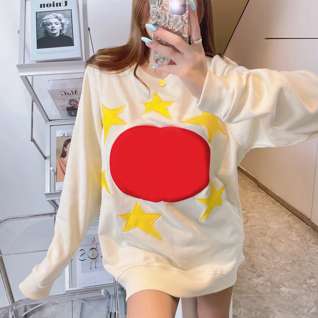 

2021 early autumn new couple patch embroidery solid color sweater street style