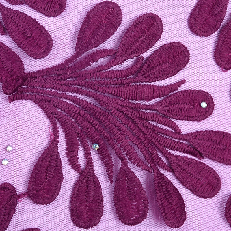 Лидер продаж мягкие кружевные материалы из молочного шелка с 3D аппликацией