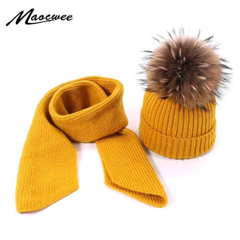 Детский зимний комплект из шапки и шарфа с помпоном натурального меха Вязаная