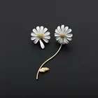 Серьги-гвоздики в Корейском стиле женские, белые ассиметричные серьги в виде цветов ромашки, ювелирное украшение, весна-лето, 2021