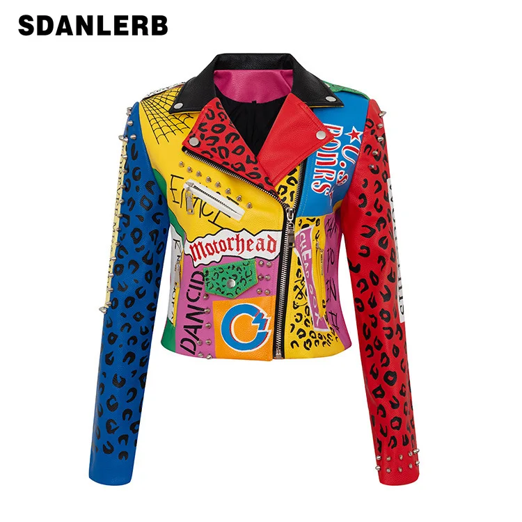 

Женская мотоциклетная куртка с длинным рукавом и заклепками