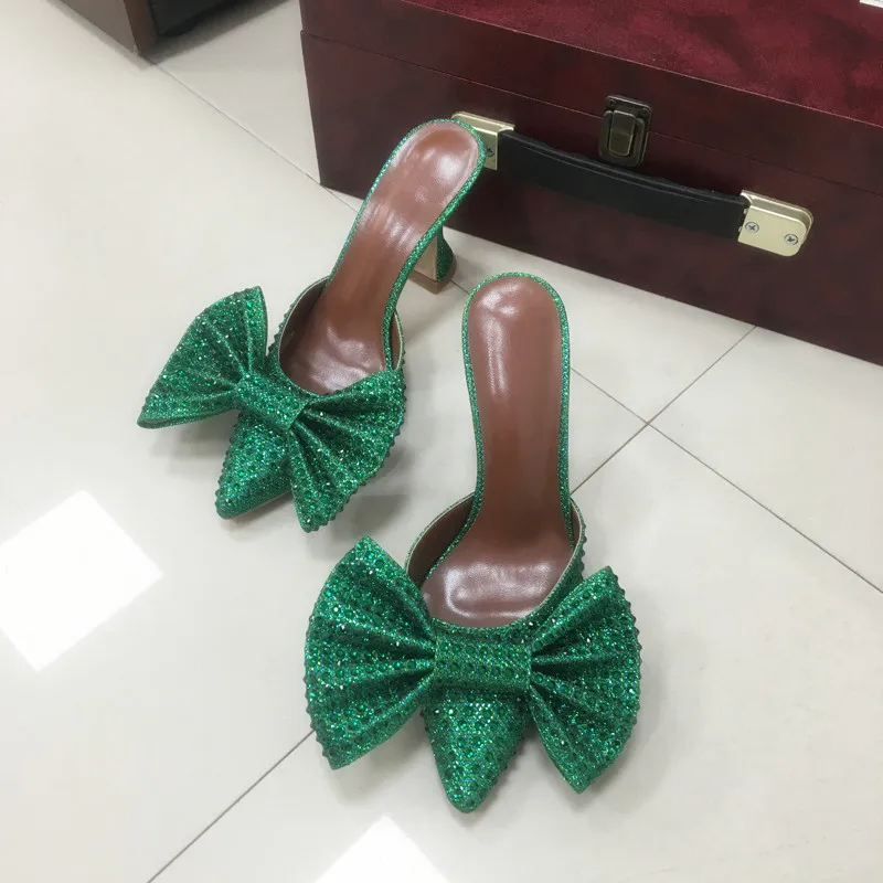 Шлепанцы женские с заостренным носом плоская подошва модные тапочки