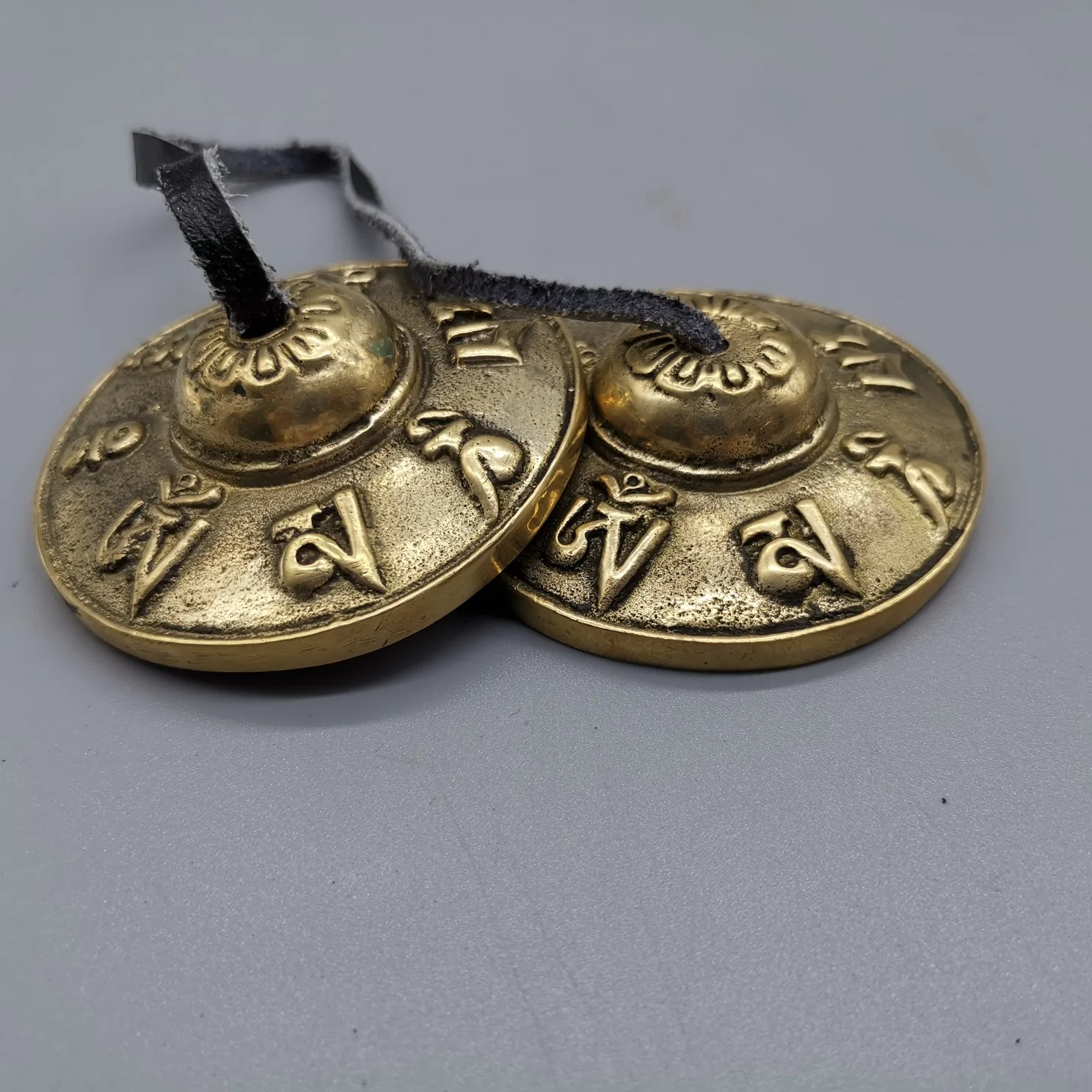 

Pure copper Tantric faling of Tibetan Buddhism，Om mani padme hum Faling