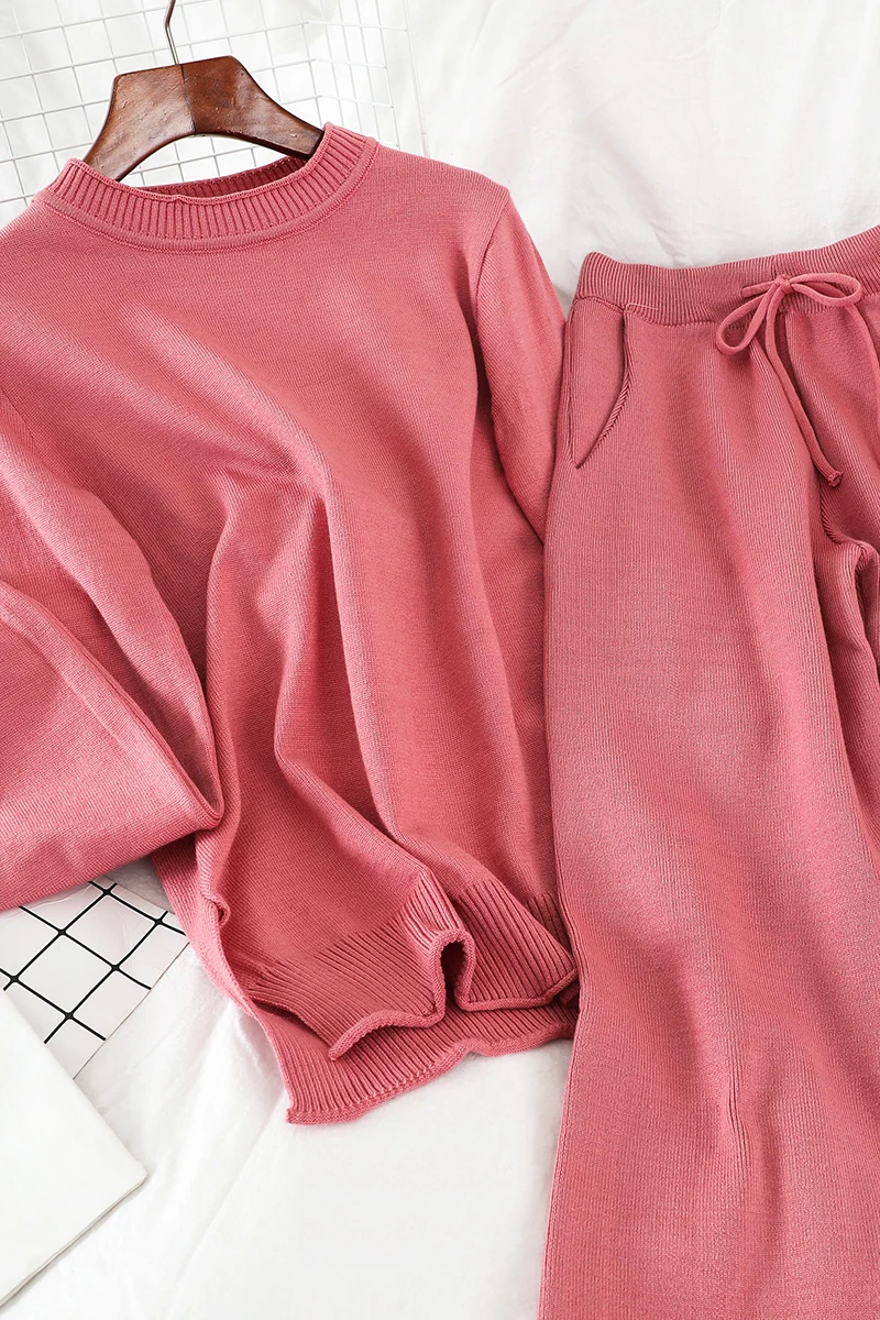

Casual and simple Korean winter loose lazy wind split sweater was thin and thin feet pants two-piece female