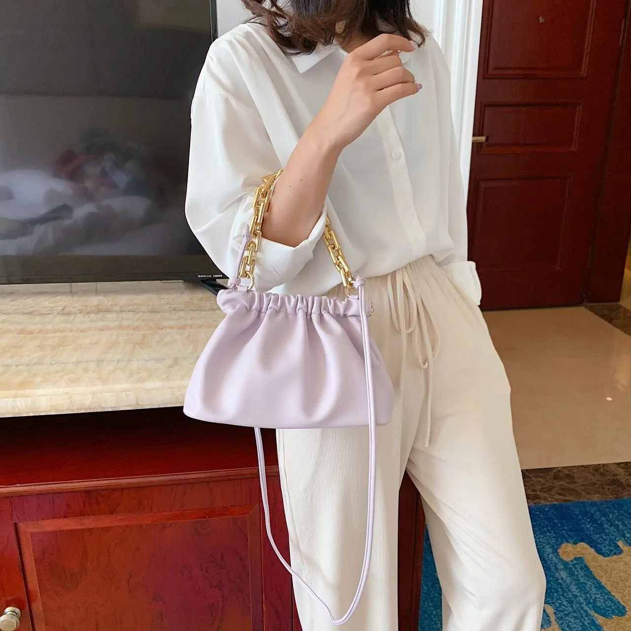 Женская сумка облако однотонная из мягкой кожи на одно плечо мессенджер 2020|Сумки