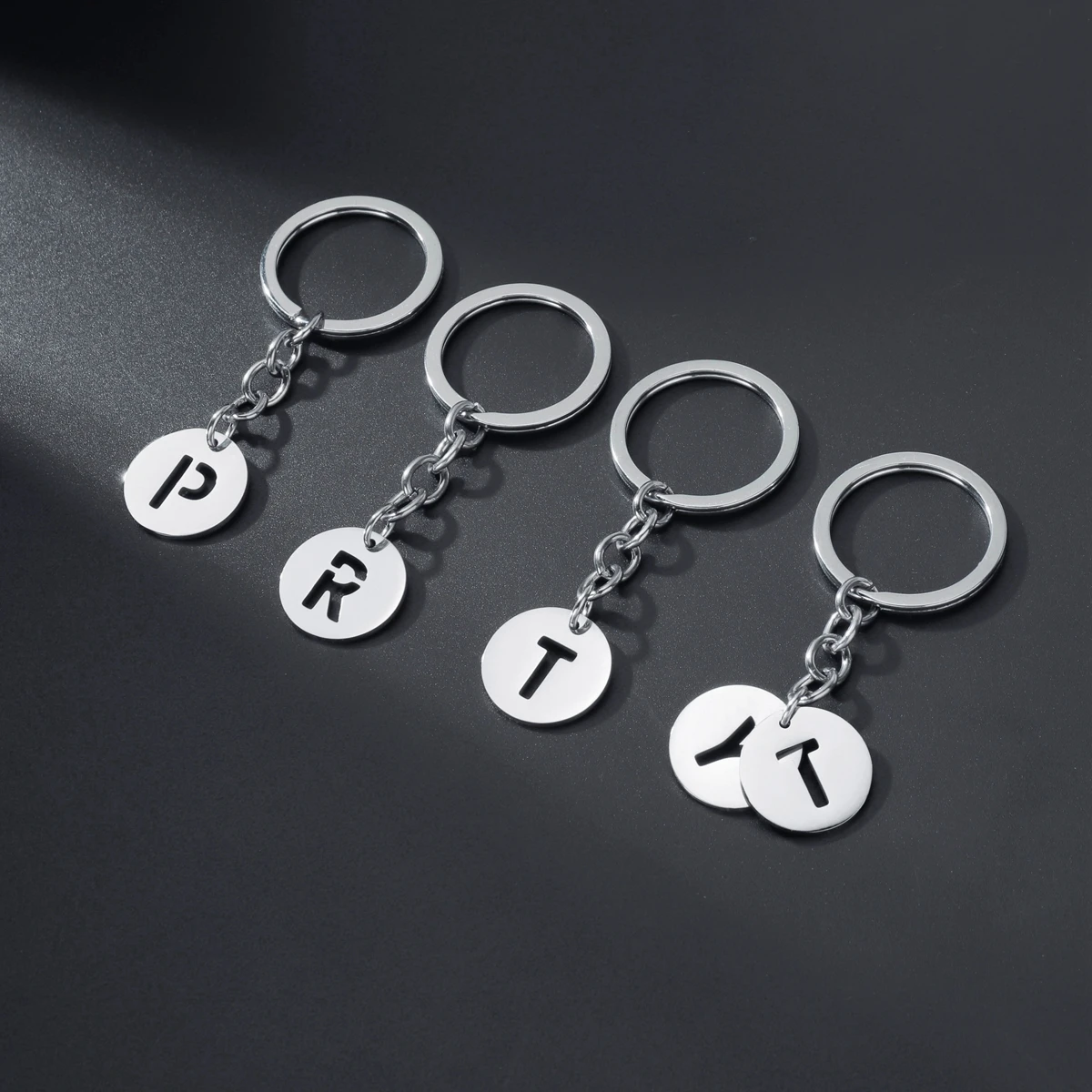

Fashion Exquisite Keychain Ladies Jewelry AZ Initial Letter Stainless Steel Handbag Car Ornaments Accessories Christmas Gifts
