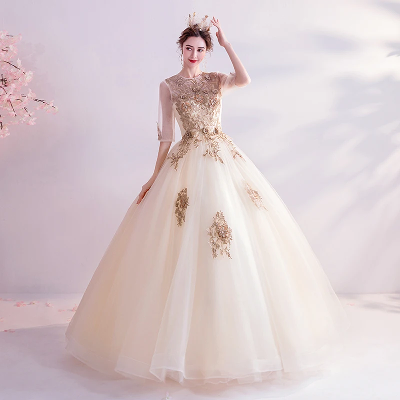 Рисунок 5 - Бальное платье с блестками