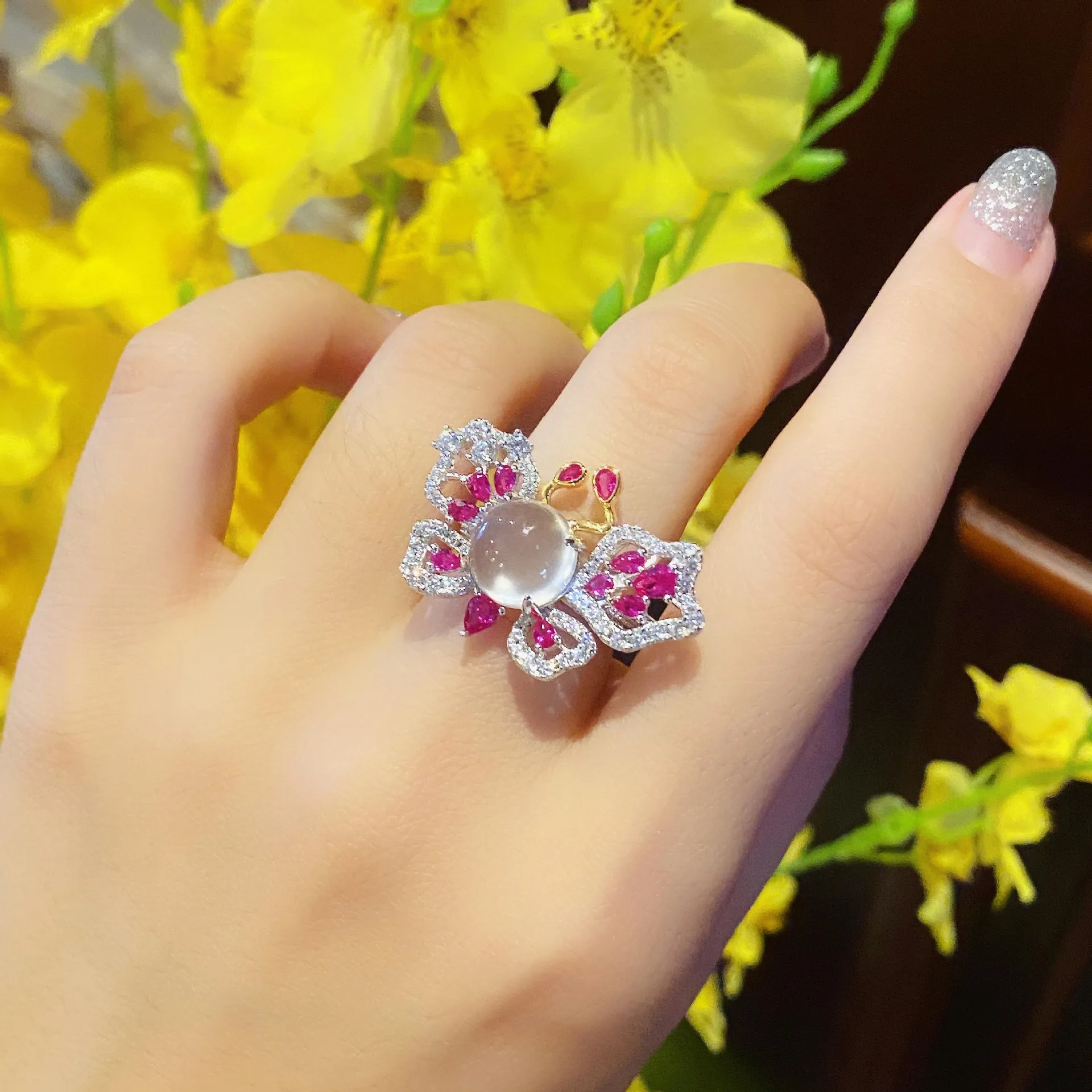 

Romantic Moonstone Pink Crystal Butterfly Rings For Women Fashion Vintage Sweet Ring Ladies Engagement Ring Female Girls Jewelry