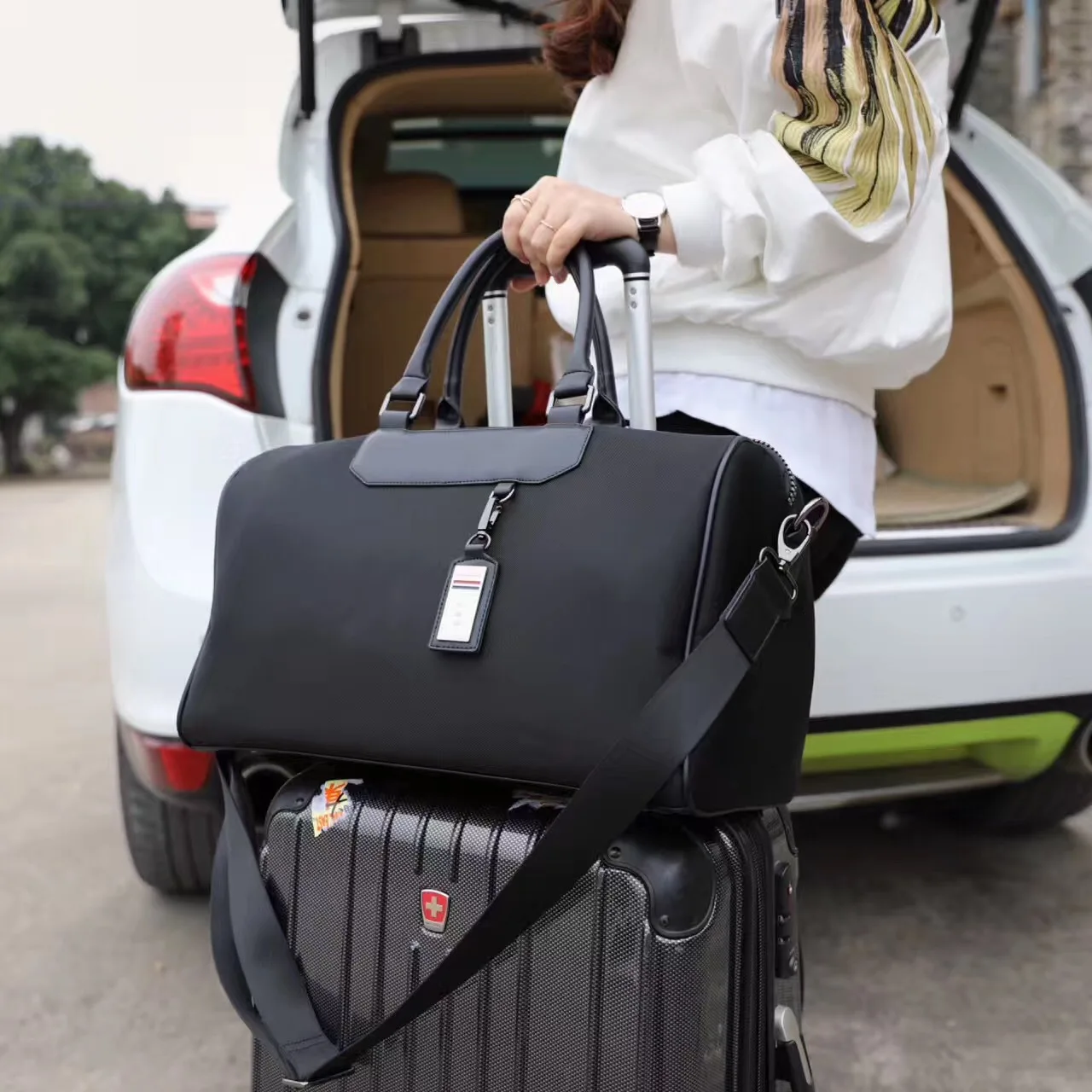 

Travel Hand Bag Shoulder Pu Leather Embossing Waterproof Yoga Sports Fitness Bag Portable High Capacity Shoulder Luggage BB23