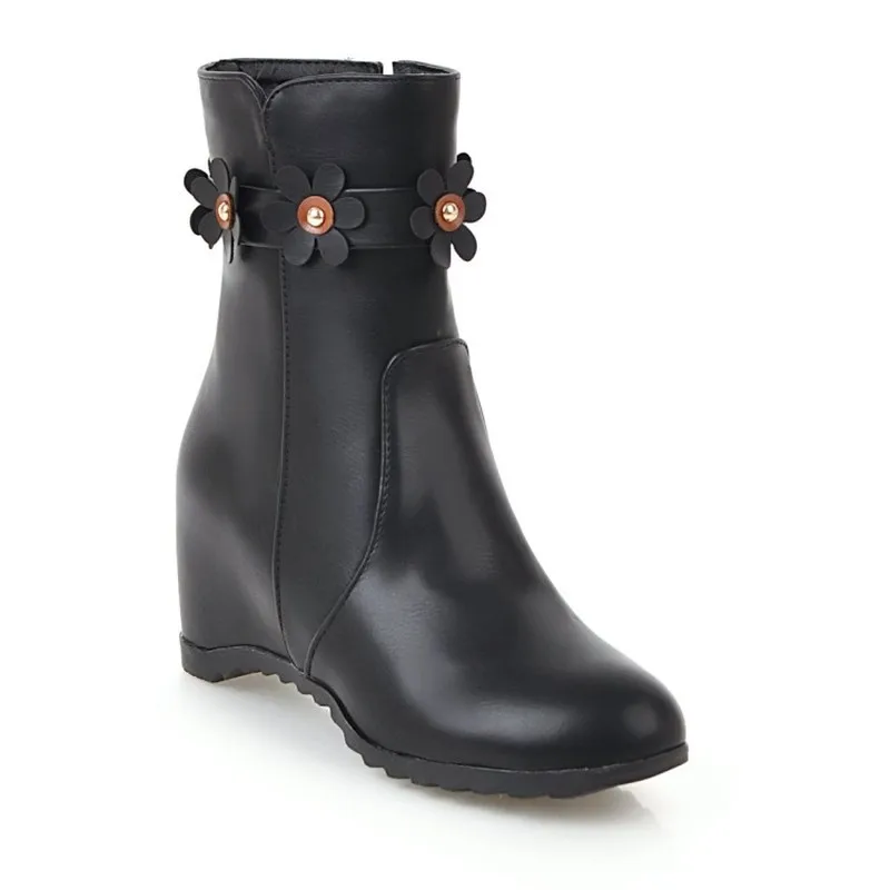 Женские ботинки на среднем каблуке черные розовые или бежевые теплые