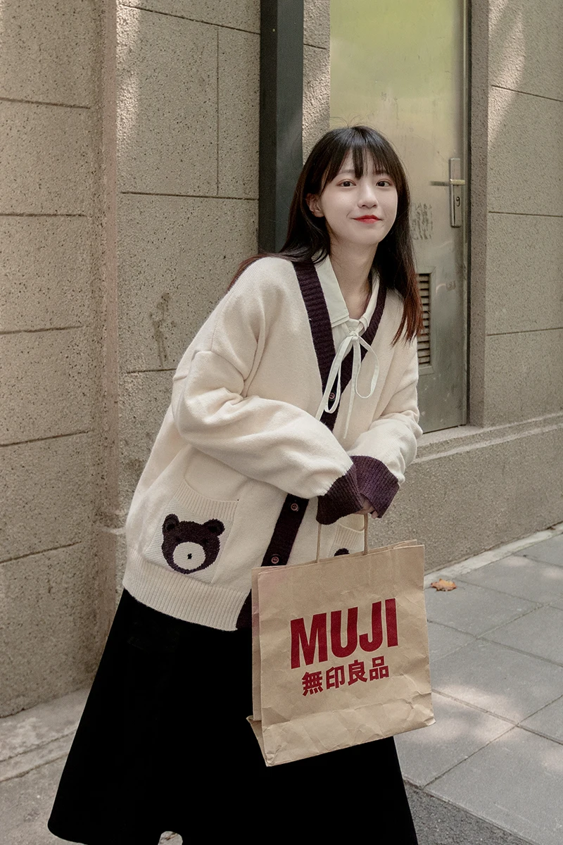 

Yino color matching bear soft waxy knitted cardigan female autumn and winter New loose Japanese cute sweater coat