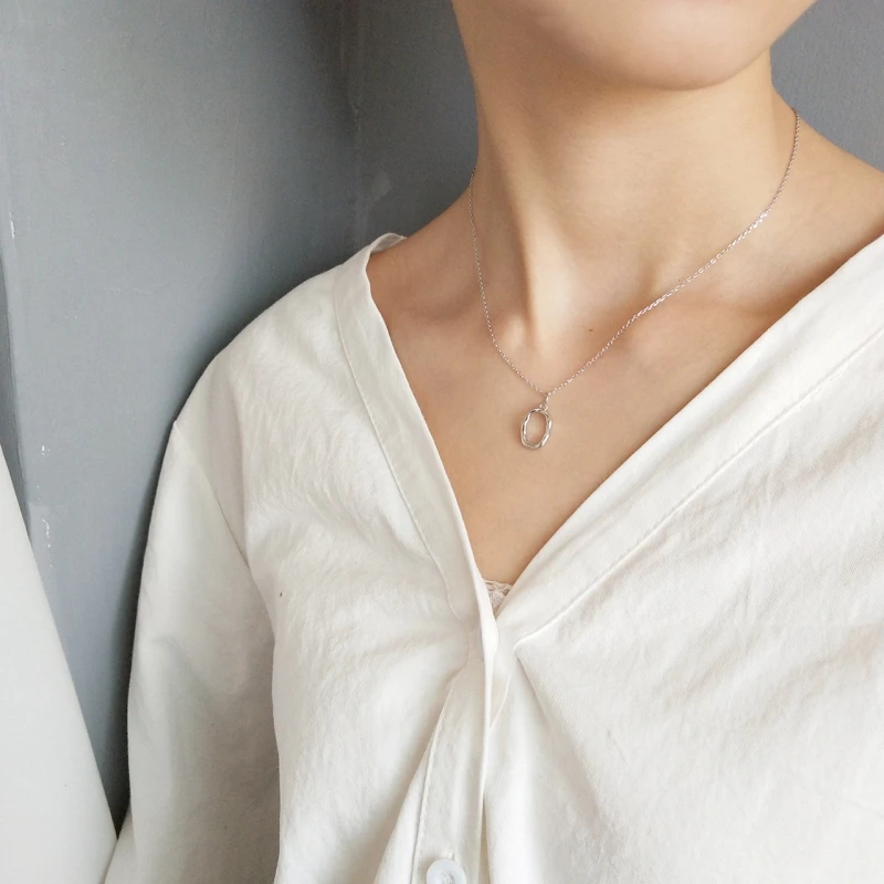 Женское колье-чокер с круглым кольцом геометрическое ожерелье из белого золота