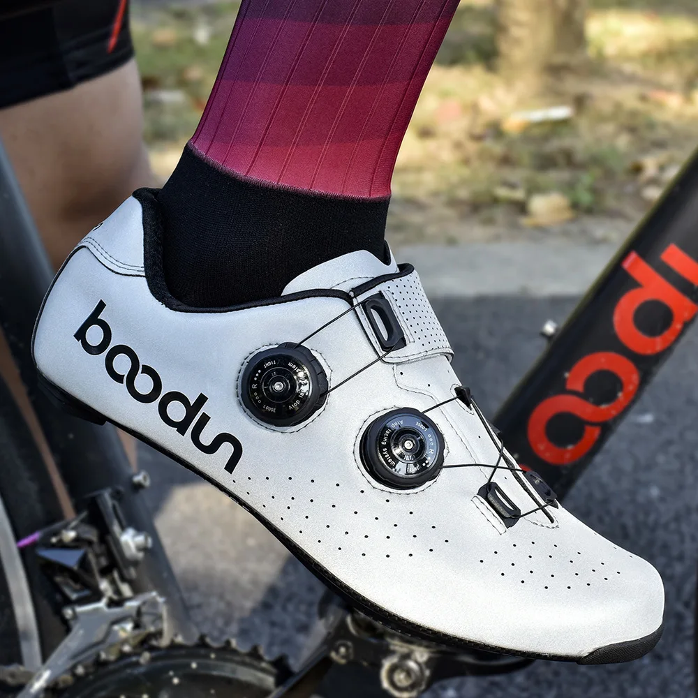 

Road Cycling Shoes Carbon Fiber Self-Locking Shoes Reflective safety road bike lock shoes Ultralight Breathable Wear Non-slip