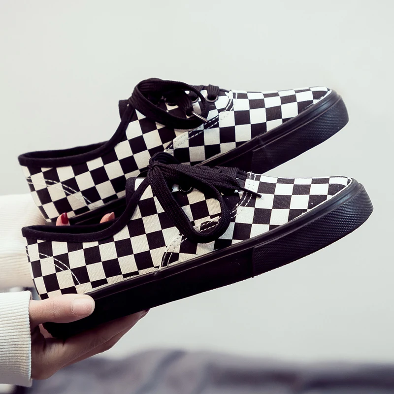 

2019 Summer New Canvas Shoes Women's Sneakers Korean Version Lattice Student White Shoes Flat Shoes Casual Skateboard Shoes