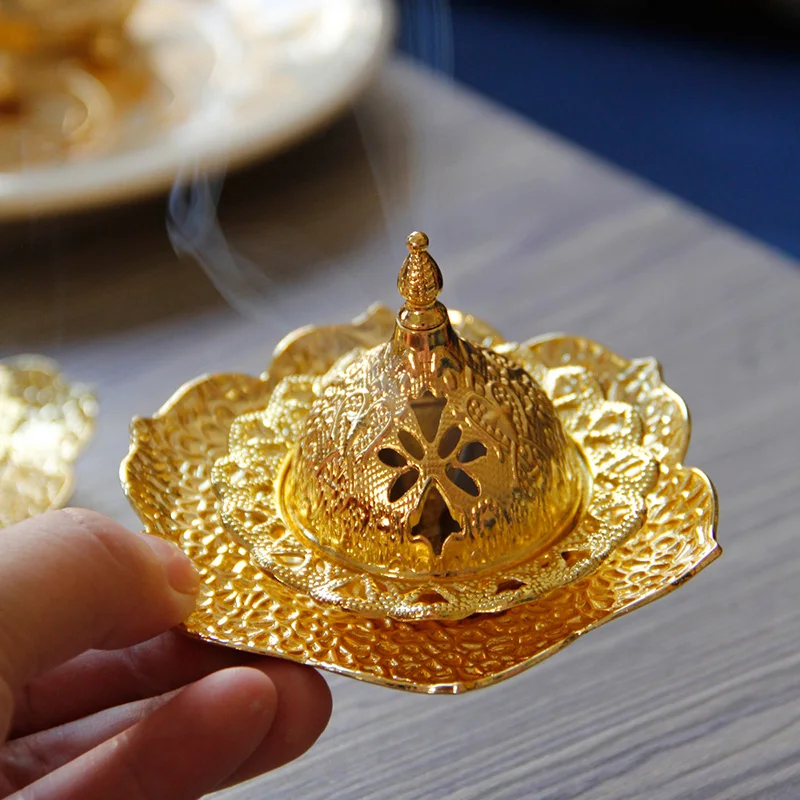 

Mini Gold Metal Incense Burner Arabic Agarwood Aromatherapy Diffuser Luxury Incense Burner Living Room Encensoir Home Decoration