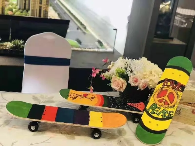 60*15 см Детский скейтборд 7 слоев китайского клена, Skatebooards DIY скейт Booard украшения Панели светильник деревянный двойным рокером