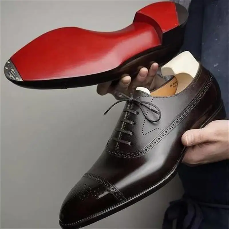 

2021 New Men Shoes Fashion Trend Solid Color PU Classic Hollow Carved Lace Comfortable Business Casual Oxford Shoes KS051