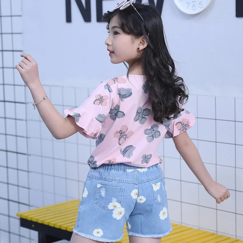 Костюм детский летний из футболки с цветочным принтом и джинсов | Детская одежда