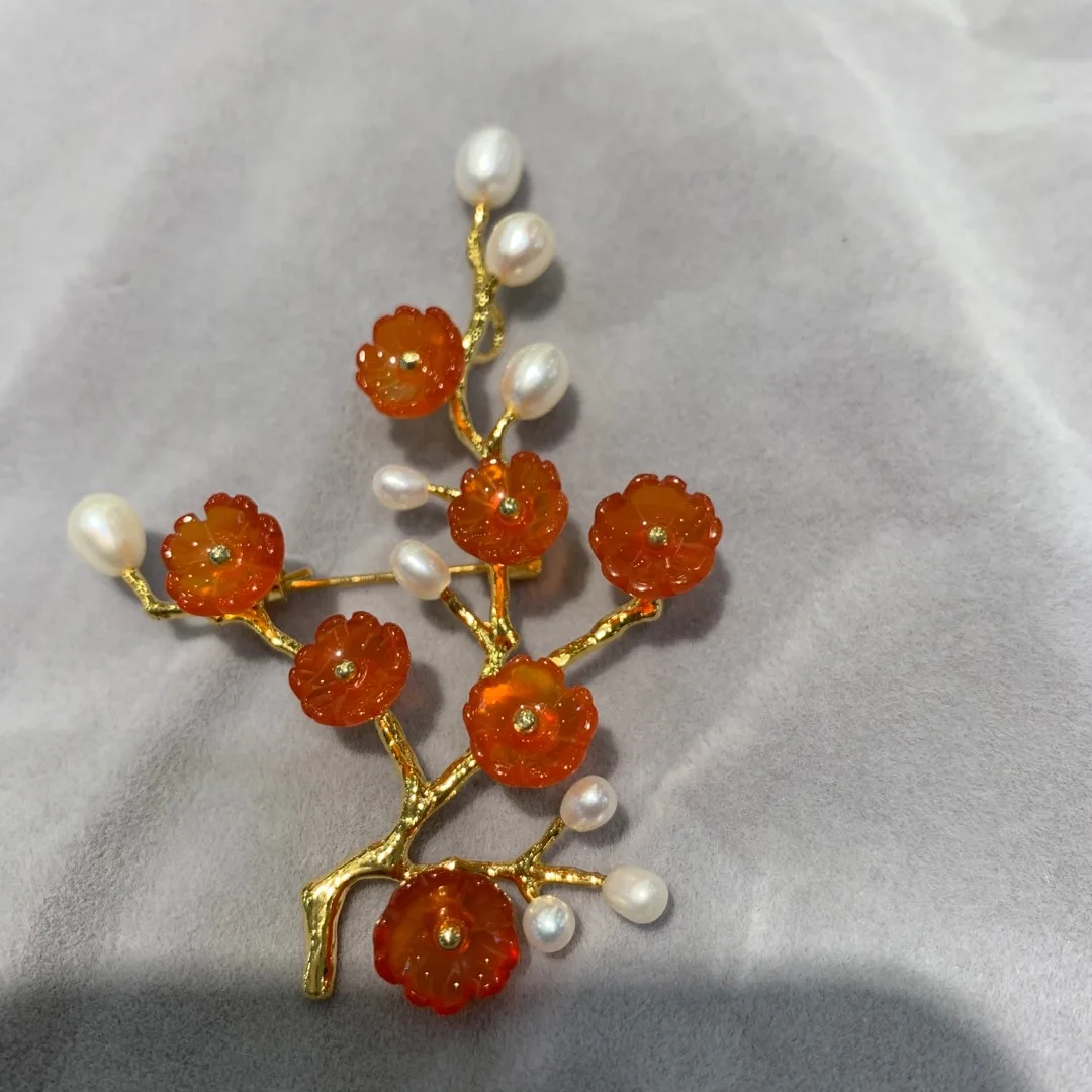 Женская Брошь с натуральным пресноводным жемчугом и полудрагоценным камнем 75 х50