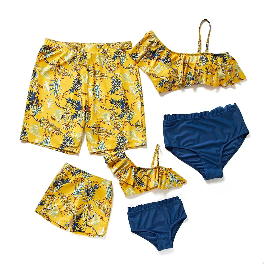 

2021 Bohemian Family Matching Swimwear One Shoulder Mom Daughter Bikini Set Father Son Beach Shorts Girl Swimsuit