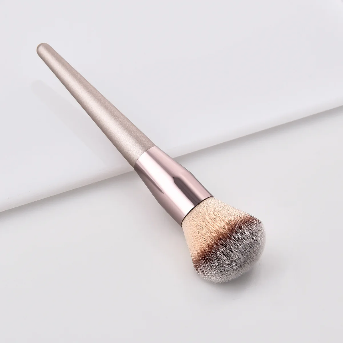 

10 sets of professional makeup brushes, liquid foundation, blush, eye shadow concealer, eye makeup tools, beauty tools