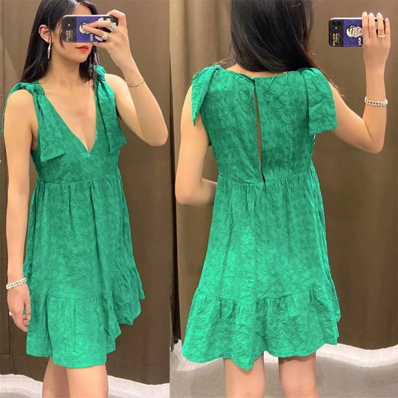 

Women Summer Vintage Green Playsuit Back Opening Pleat Embroidery Jumpsuits Short Sexy Deep V-Neck Sleeveless Dress with Bows