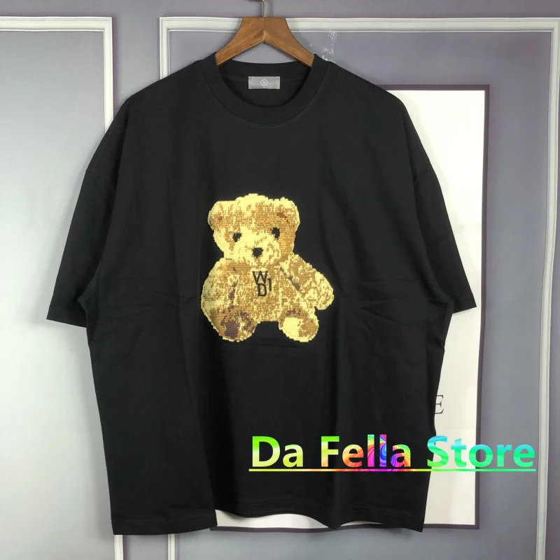 

Футболка We11done с медведем, 2021, мужская и женская Высококачественная футболка с вышивкой и маленьким медведем Welldone, тяжелая ткань с коротким р...