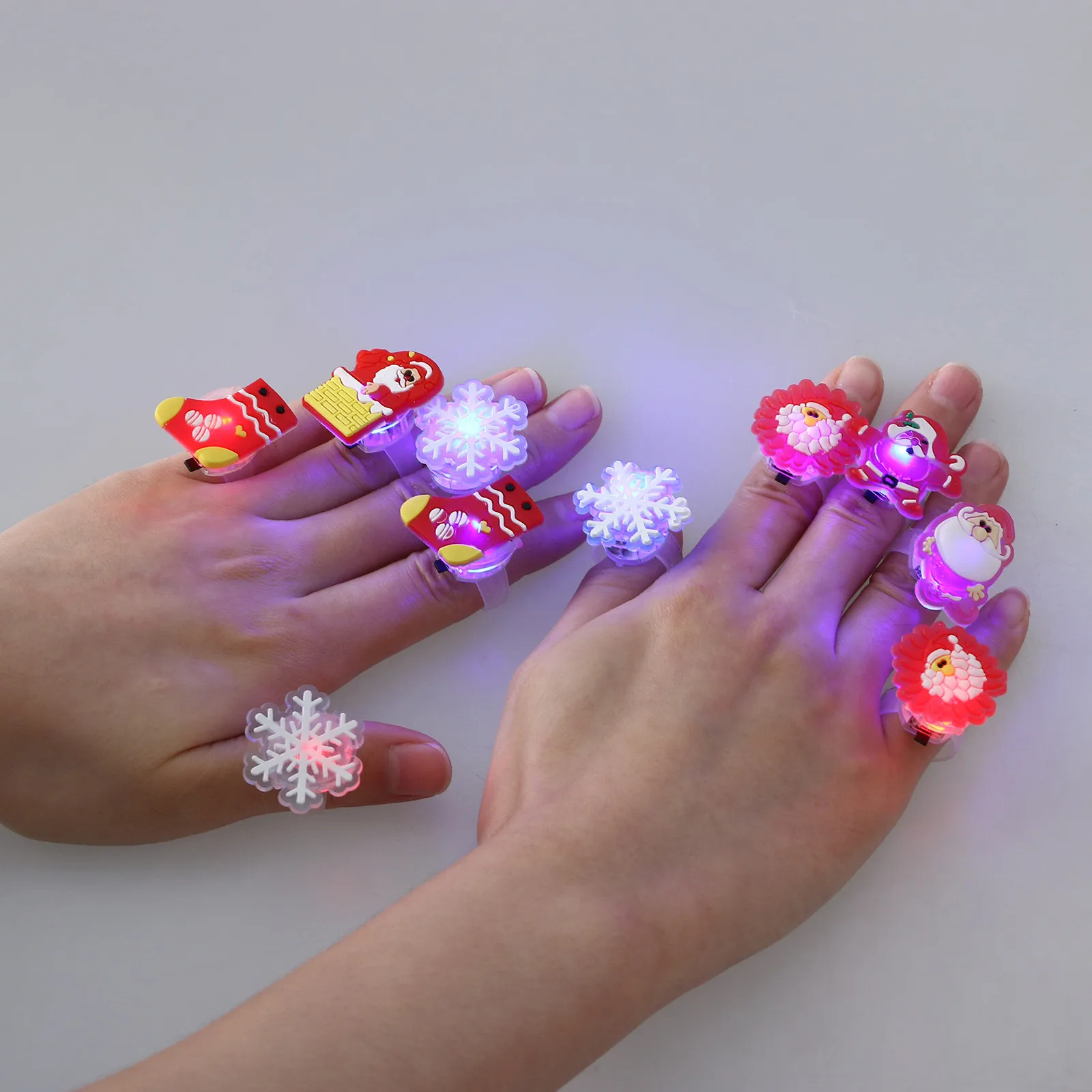 Рождественский подарок вечерние Рождественские огни Санта-Клаус снежинка