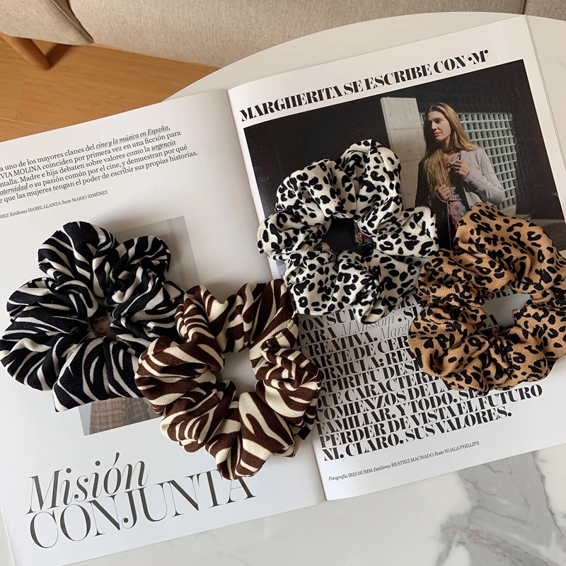 

2021 new women satin fashionable temperament animal zebra leopard pattern large intestine hair scrunchie hair accessories