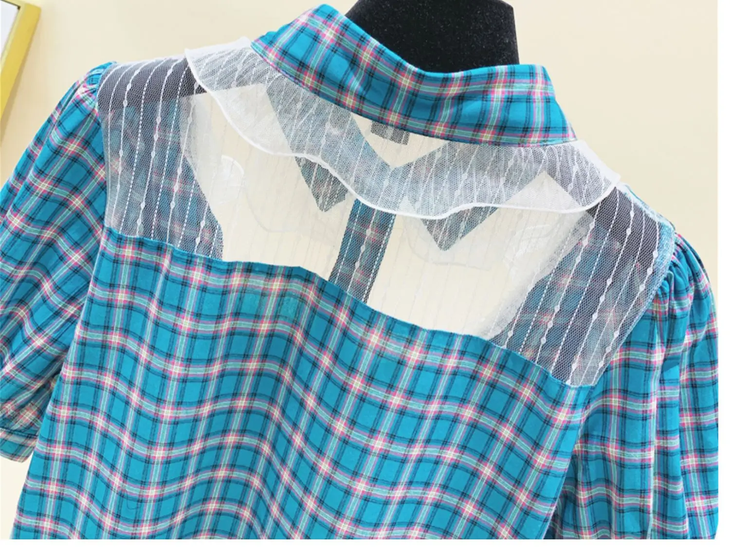 

2021 Summer Ruffled Mesh Stitching Plaid Loose Short Sleeve Female Shir Fashionable Simple Sweet Buttoned Up Women Blusas Top