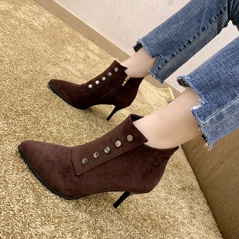 Осень-зима 2019 пикантные женские ботильоны на шпильке с острым носком из