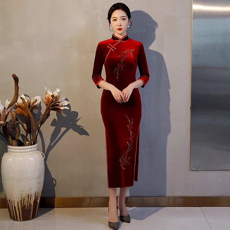 

Пикантное велюровое платье-Ципао средней длины с цветочными блестками и рукавом 3/4, красное китайское платье с разрезом сбоку, элегантное ж...