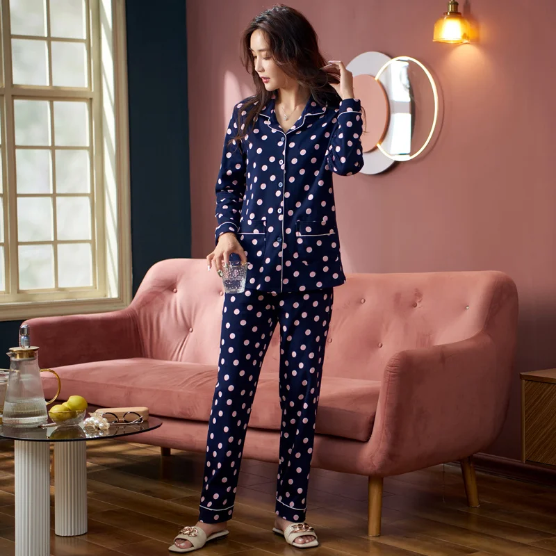 

Пижама женская хлопковая из двух предметов, с длинным рукавом