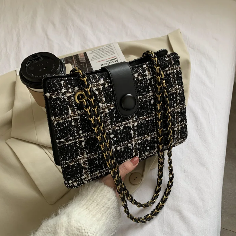 

Spring woolen chain small square bag retro women's small bag 2020 new Korean version shoulder bag wild niche messenger bag