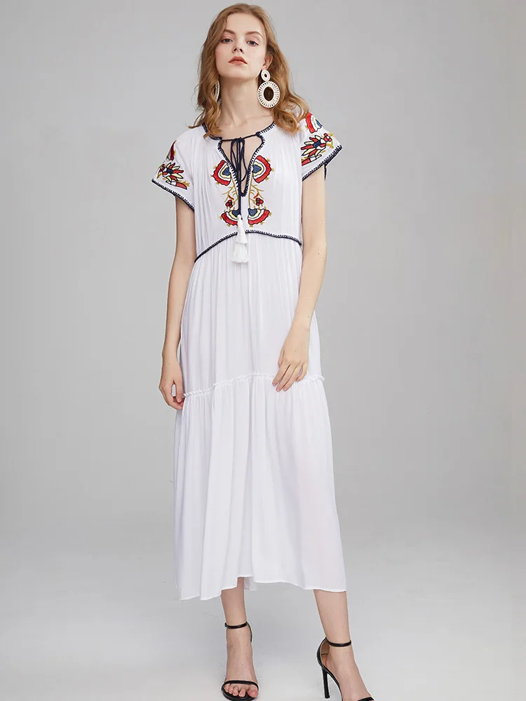 

New summer holiday beach dress Bohemia Nepal Island dress ethnic loose embroidery long dress