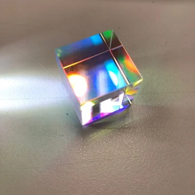 

18*18*18mm/0.7*0.7*0.7in Color Prism Pendant The Cube of Light Is Flawless Customized Processing Glass
