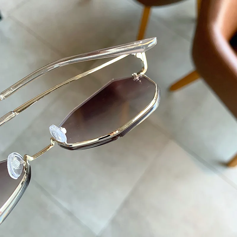 

Women's Sunglasses Fashion Frameless Metal Glasses Trendy Shade Gradient Lenses Vintage Luxury Designer Driving Decorative UV400