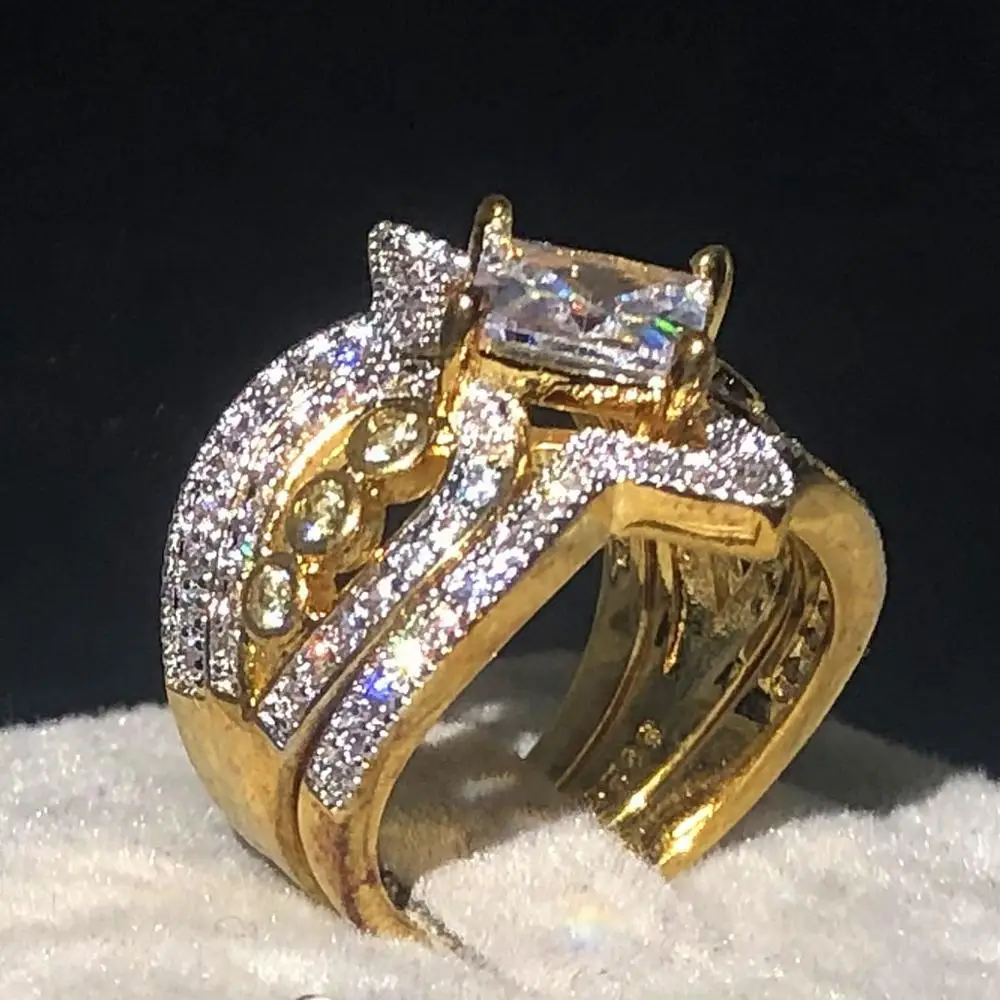 Комплект колец женский из серебра 925 пробы с искусственным бриллиантом |