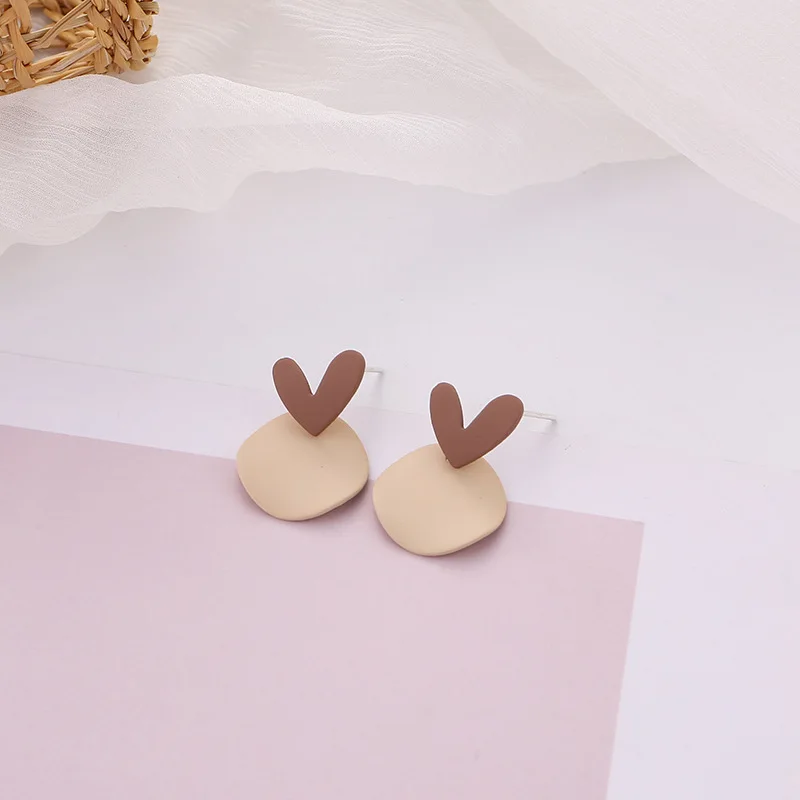 

2021 Trend Jewelry Korean Fashion Summer Fall Vintage Earrings for Women Stud Clip on Earrings Without Ear Hole Gift Jewelry