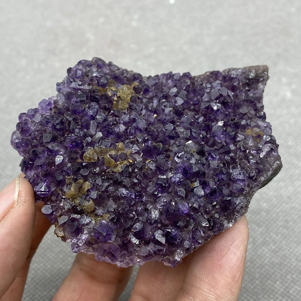 

The color of the natural Brazilian amethyst rough is very good in purple. 18#