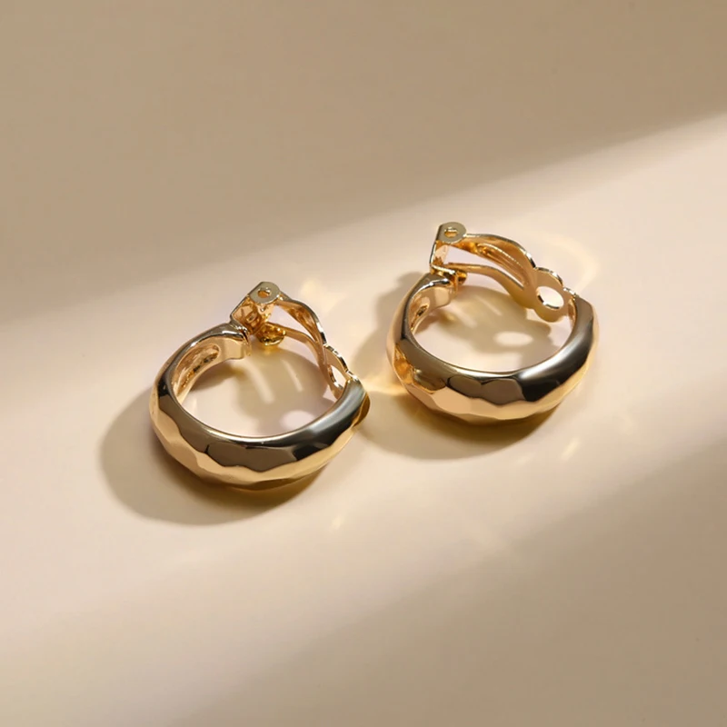 Трендовые круглые маленькие серьги кольца золотого и серебряного цвета клипсы