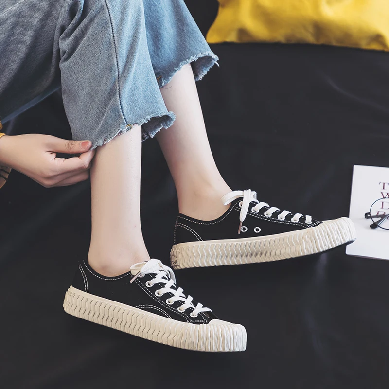 

Biscuit shoes female 2021 spring and summer new canvas shoes female student small white shoes casual board shoes Korean version