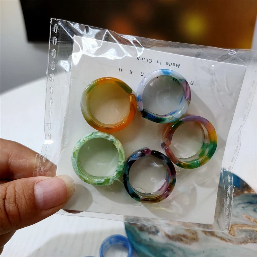 

2021 New Korean Ins Vintage Colorful Resin Geometric Round Rings Set For Women Girls Simple Aesthetic Jewelry Gifts