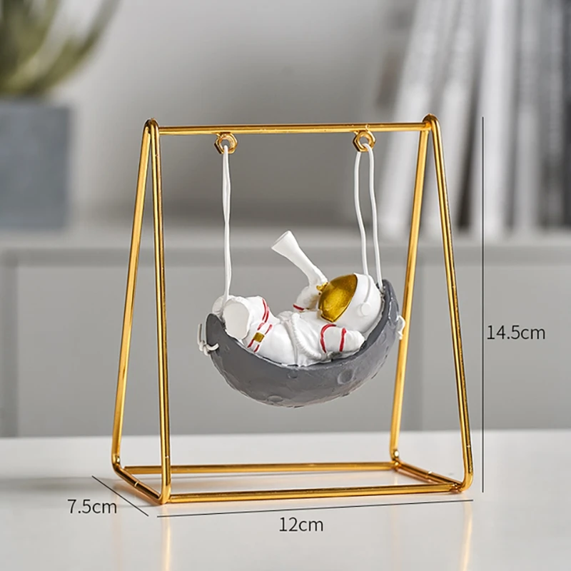 

Современные фигурки астронавтов, украшения из смолы, Космический человек для гостиной, миниатюрное настольное украшение, подарок на день р...