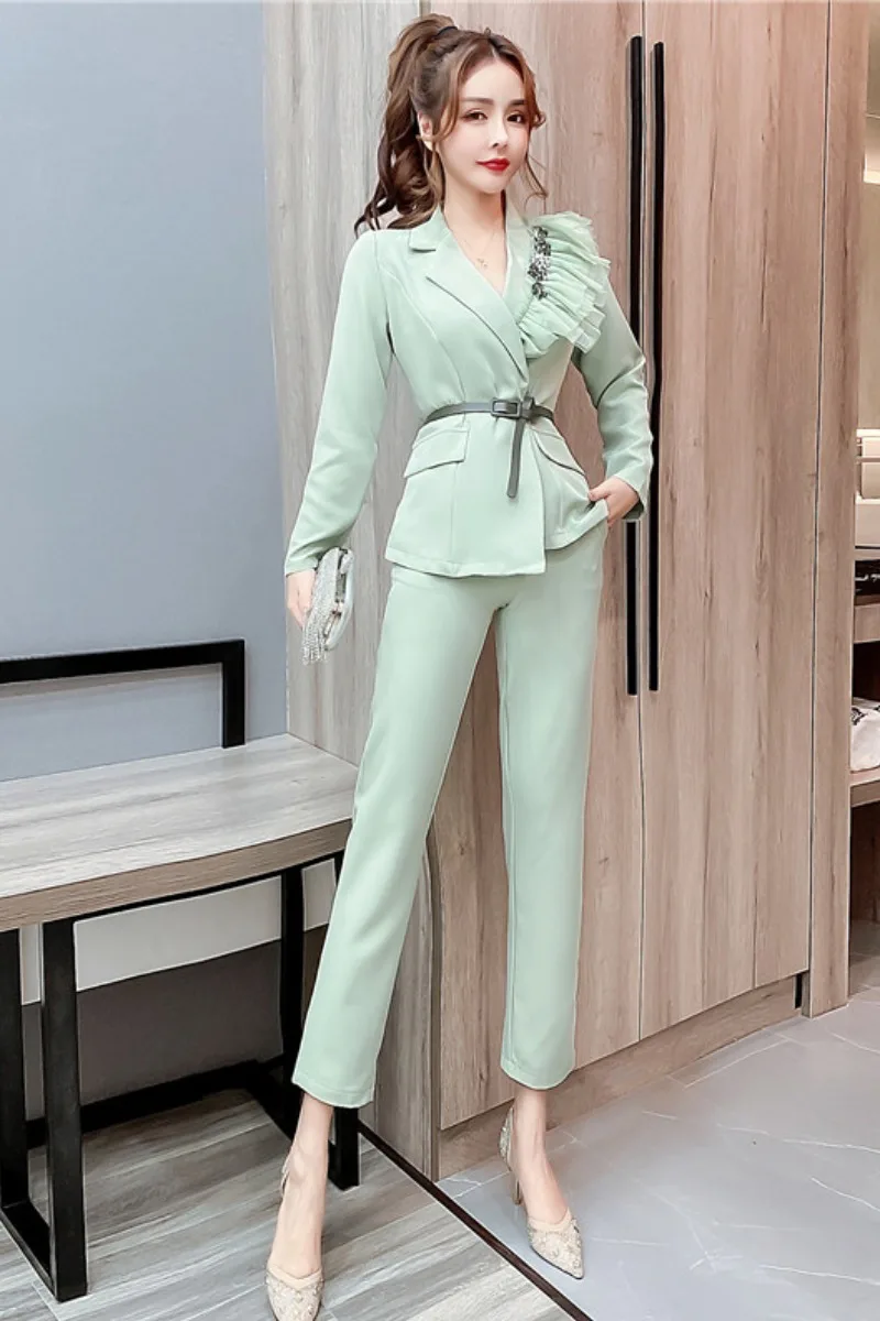 

Autumn 2020 Lady's Temperament With Diamond Inlaid Mesh Waist Closing Suit Coat With Thin Pipe Pants Casual Two Piece Suit For W