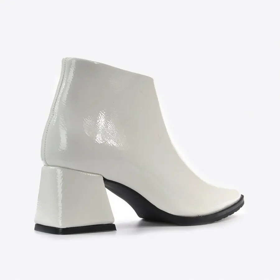 

Women Boots Mink Shoes Women White Patent Leather Boots Vzn20-004K