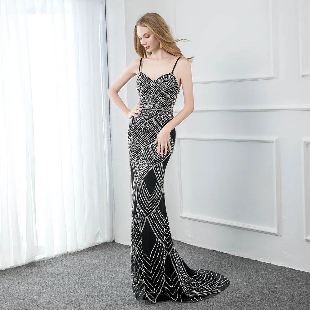 2020 Черное длинное платье русалки для выпускного вечера на бретелях с кристаллами