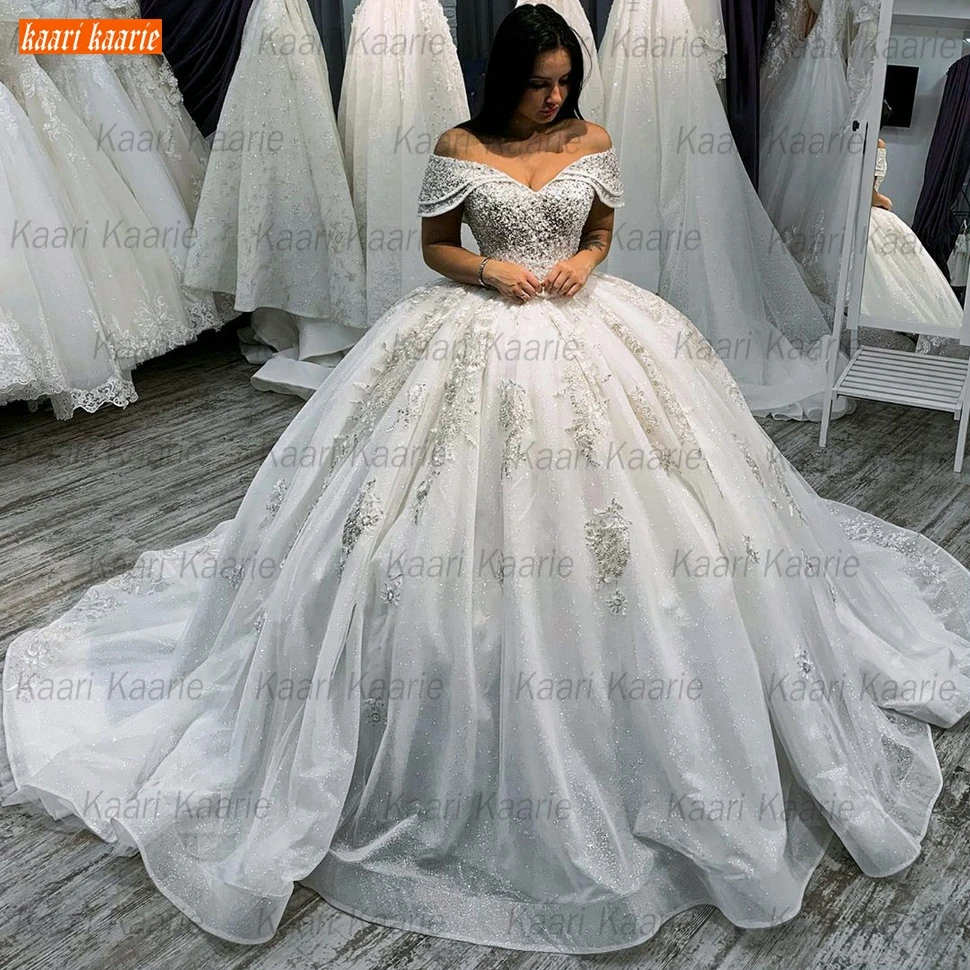 Купи Gorgeous Africa Beaded Wedding Dresses 2020 Off Shoulder Lace Up Appliqus Ball Gown Bride Dress Arab Custom Made Robe De Mariage за 9,946 рублей в магазине AliExpress