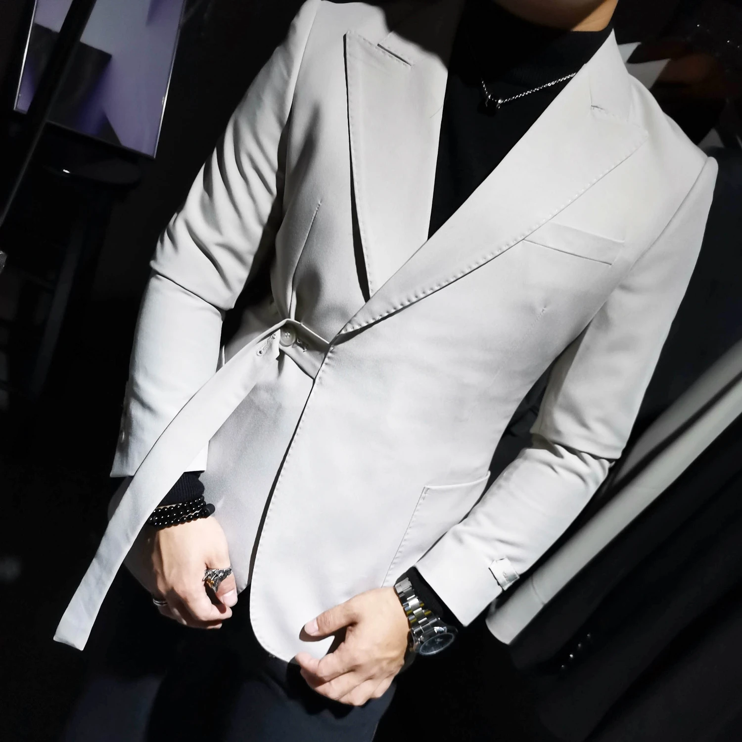 Дизайнерский ассиметричный блейзер с поясом на пуговицах для мужчин шикарный