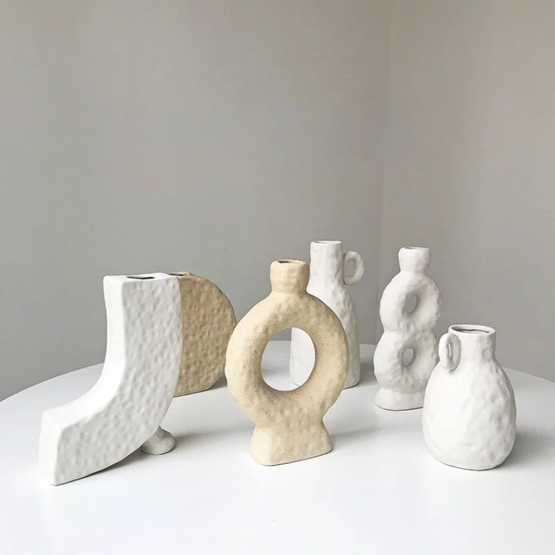 

Керамическая ваза ручной работы в скандинавском стиле, студийное украшение для дома, реквизит для фото, декоративная ваза для стола, гостин...